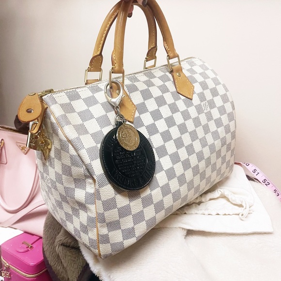 Authentic Louis Vuitton Rare Limited Edition Vernis Round Porte Cles Bag Charm - Picture 11 of 12